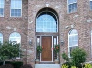 733 Woodbury Ct, Sugar Grove, IL 60554