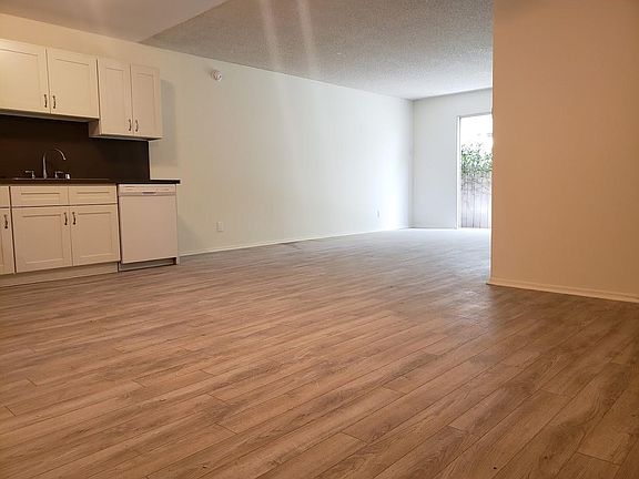 5th image of 1610 Granville Ave APT 4