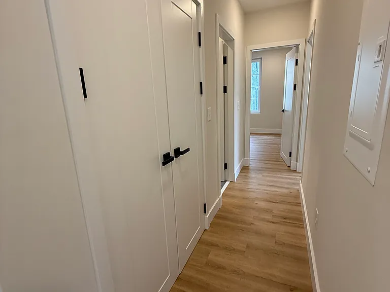 476 Warren St #204 — Photo 6