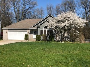 2526 Jameswood Ct, Holland, MI 49424