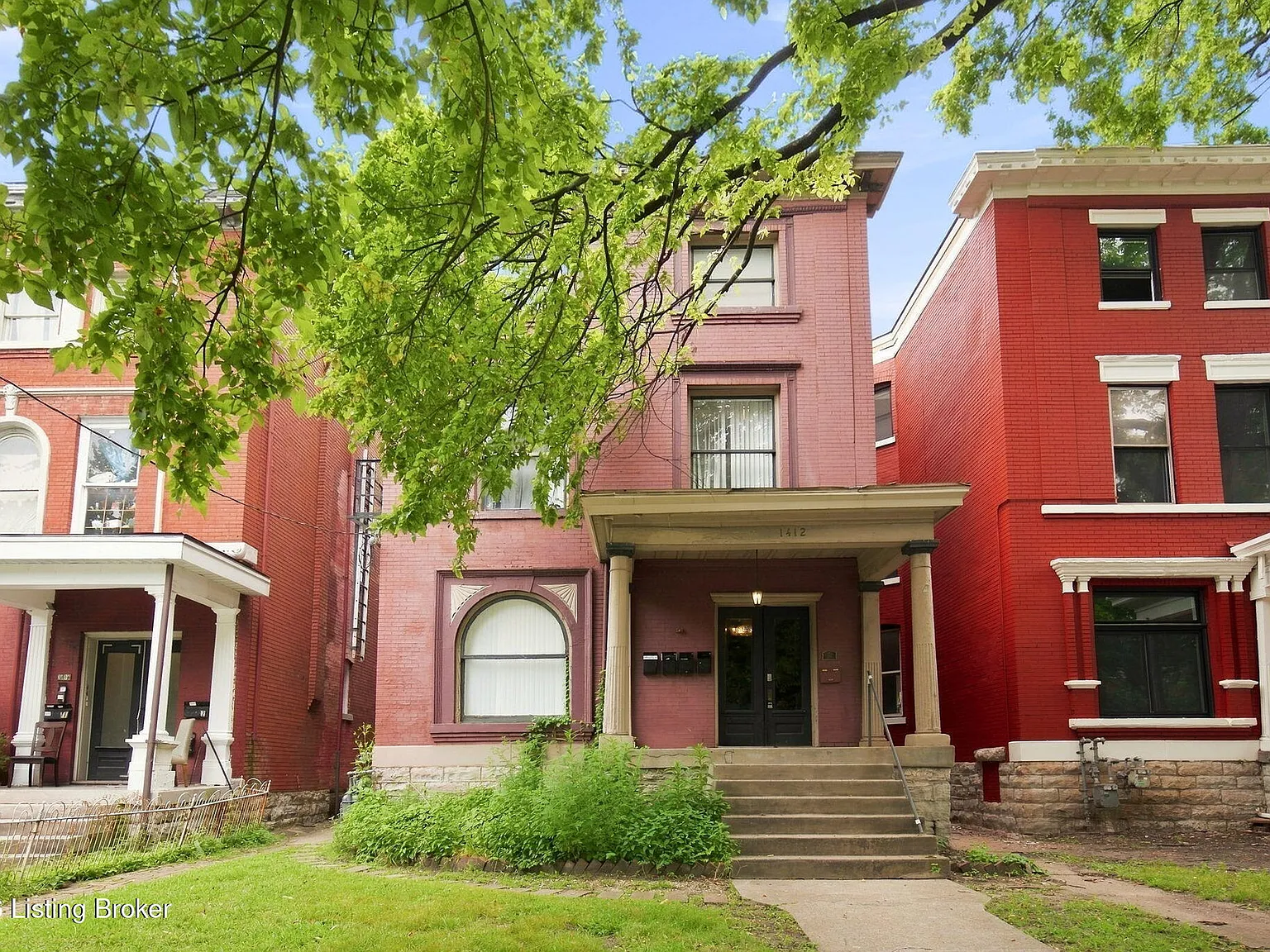 1 bed, 1.0 bath, 750 sqft, $895 — Photo 1
