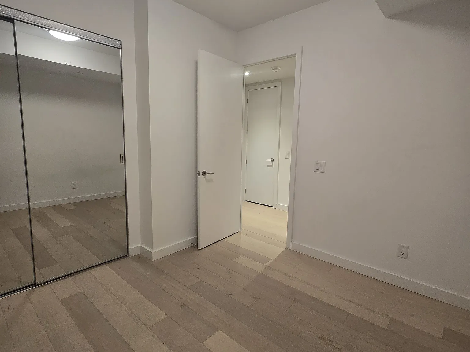 1 bed, $2,350 — Photo 4