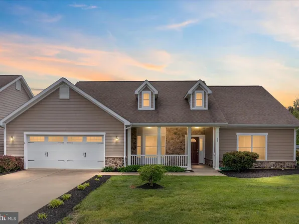 88 Signal Knob Cottage Dr, Strasburg, VA 22657