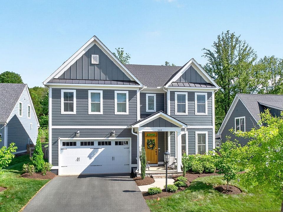1st image of 552 Belluno Ln