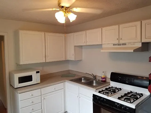 3064 Louise Ln — Photo 3