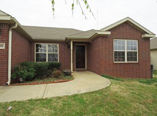 1300 N 30th St, Rogers, AR 72756