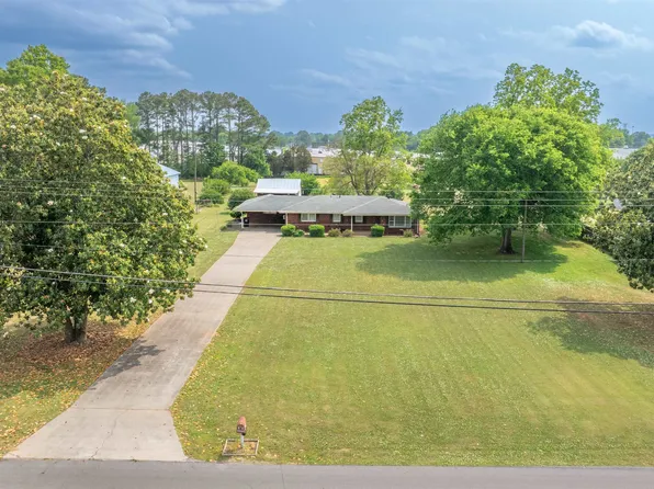 202 Blaine Ave, Muscle Shoals, AL 35661