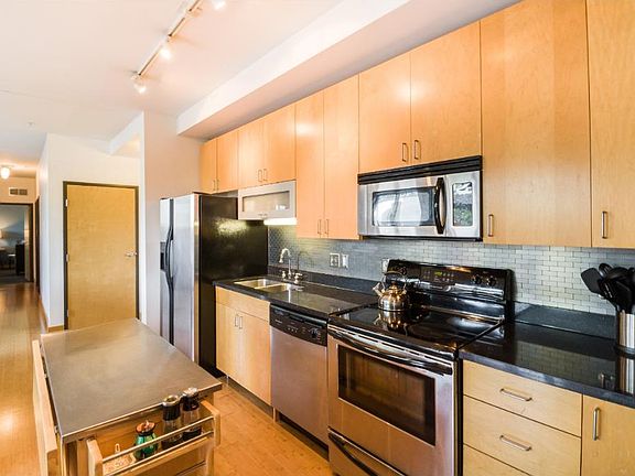 2nd image of 10 E 26th St APT 203
