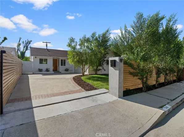 5141 Don Pio Dr, Woodland Hills, CA 91364