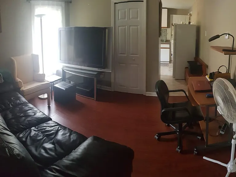 419 Pleasant St — Photo 1