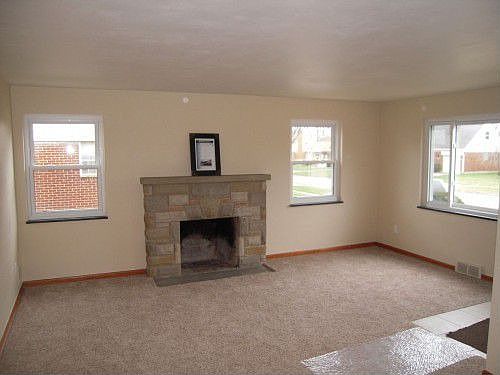 4th image of 1201 Larriwood Ave