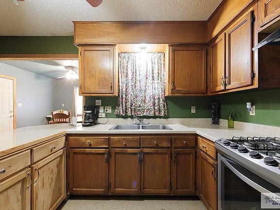 5th image of 311 E 8th St
