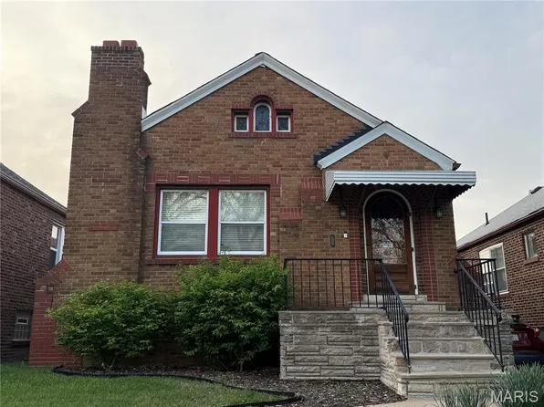 6411 East Ct, Saint Louis, MO 63116