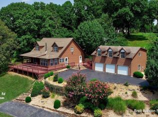 10313 Clancys Rd, Rogers, AR 72756