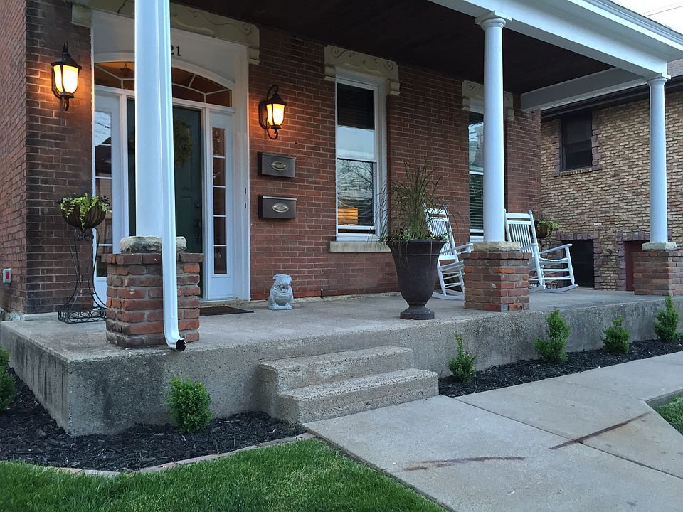 2nd image of 1221 University Ave