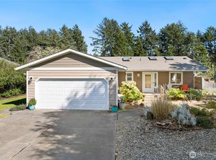 160 Dolphin Avenue NE, Ocean Shores, WA 98569