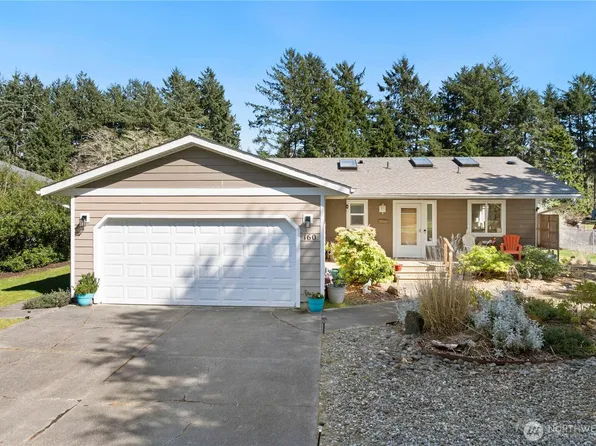 160 Dolphin Avenue NE, Ocean Shores, WA 98569