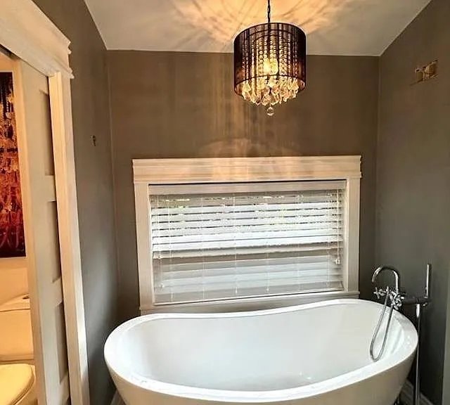 2136 Westview Dr — Photo 16