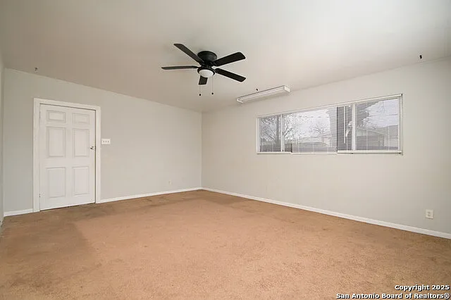 3 bed, 1.0 bath, 1296 sqft, $1,600 — Photo 4