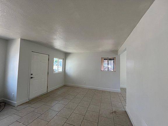 5th image of 33147 Jamieson St