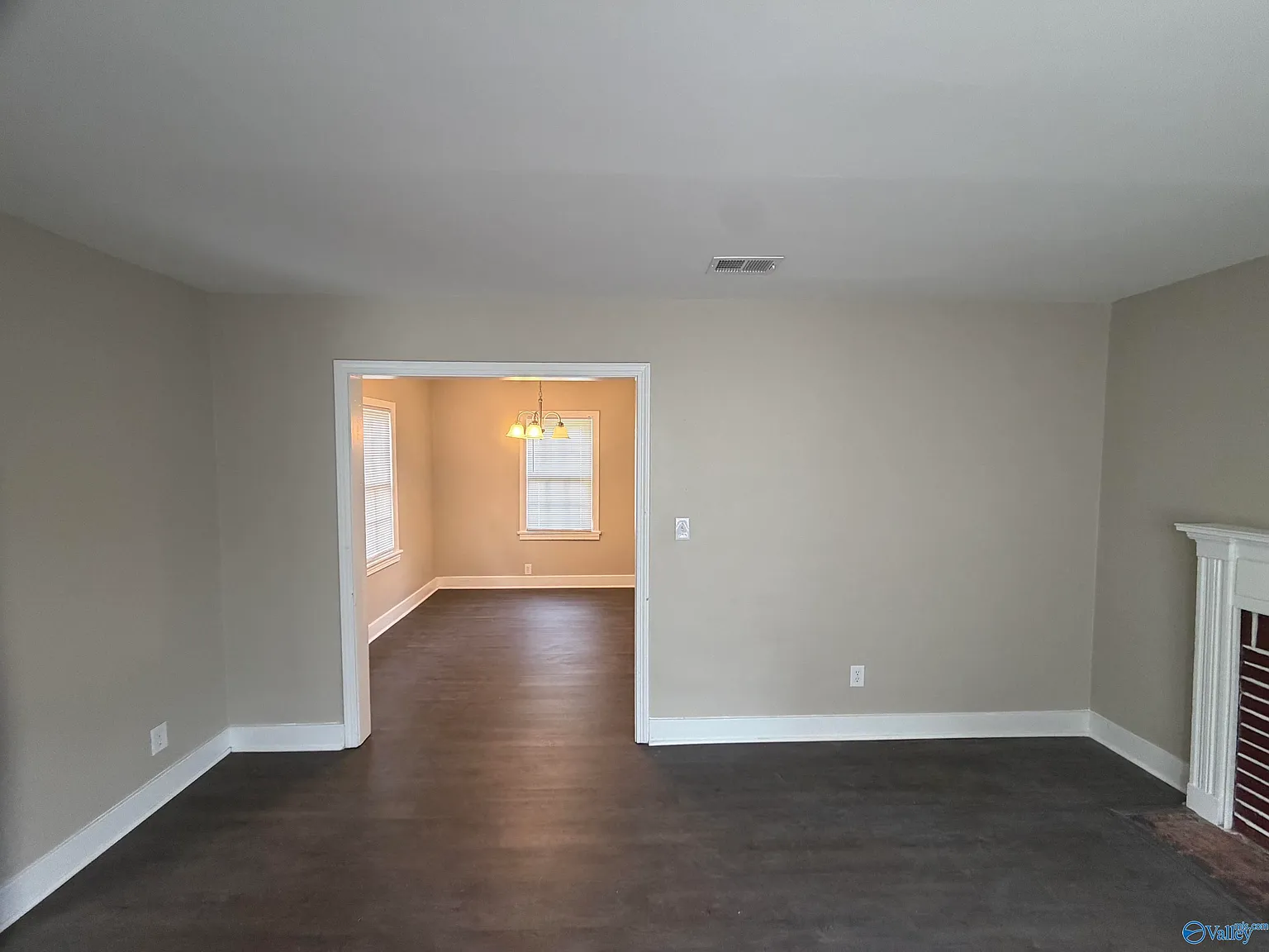 2 bed, 1.0 bath, 952 sqft, $1,100 — Photo 3
