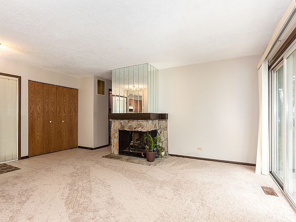 3rd image of 5329 Woodland Dr APT A
