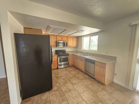 5th image of 73836 Sun Valley Dr