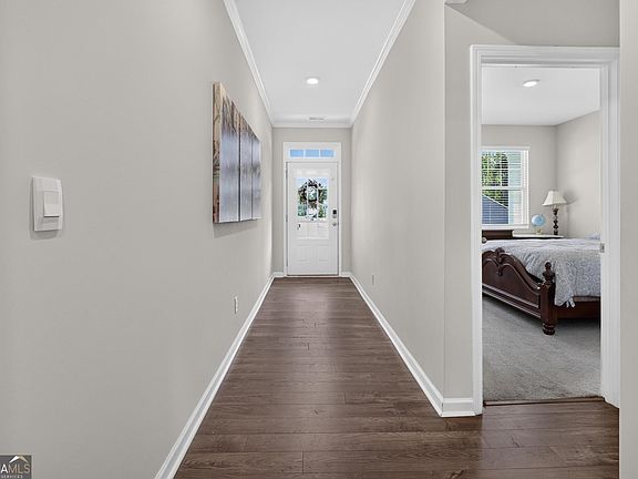 5th image of 525 Sweet Bay Ln