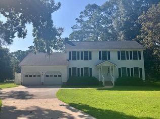 8 Wildwood Ln, Beaufort, SC 29907
