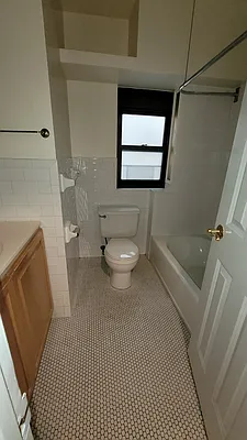 Rented by ONE Manhattan Real Estate | media 10