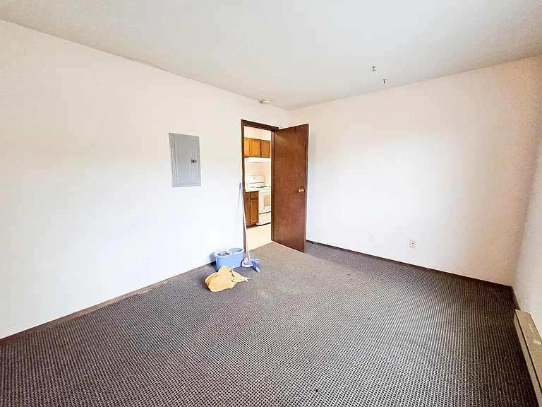 2601 University Avenue — Photo 2