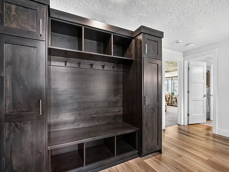 579 W Curling Dr — Photo 25