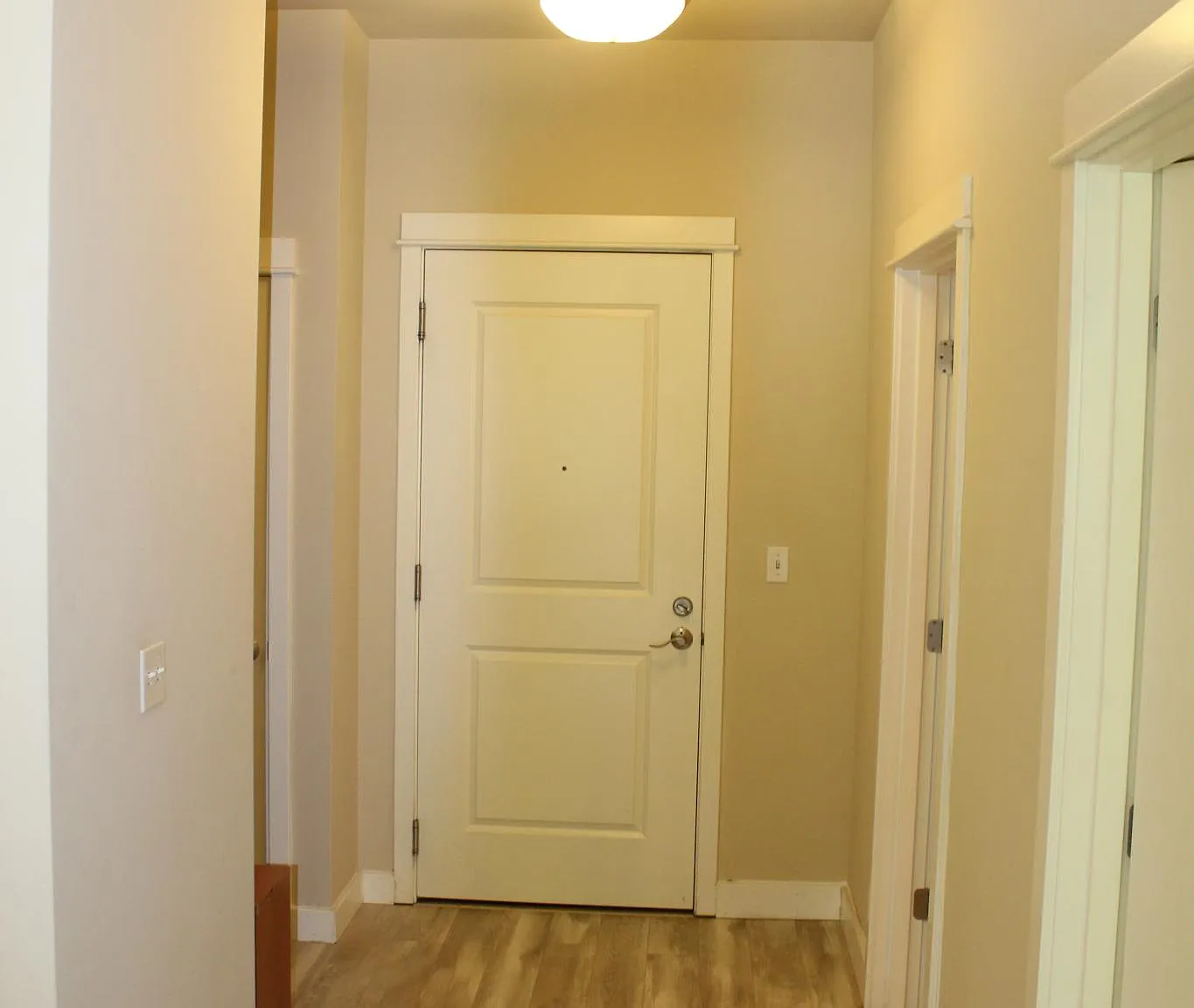 1 bed, 792 sqft, $1,750 — Photo 2