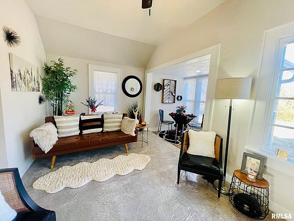 4th image of 2712 W Eugenie Ave