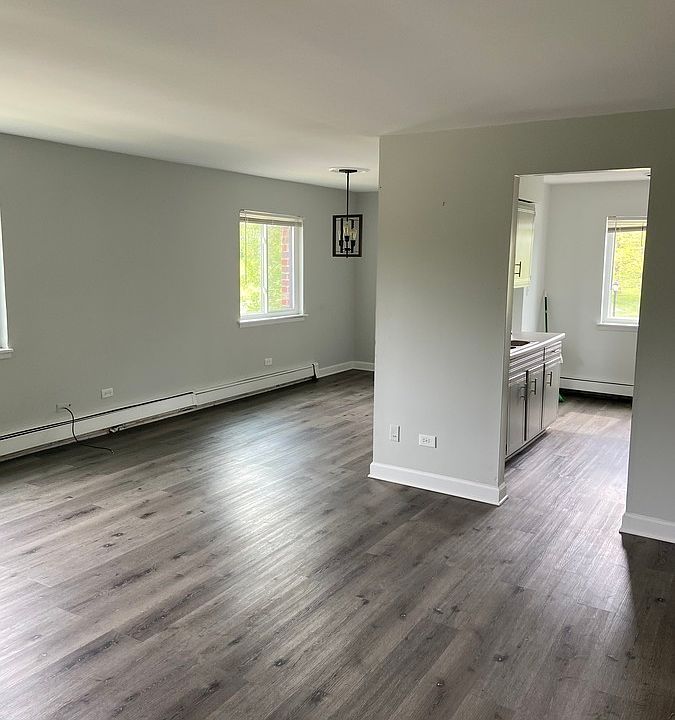 1st image of 1185 Surrey Dr APT 2W