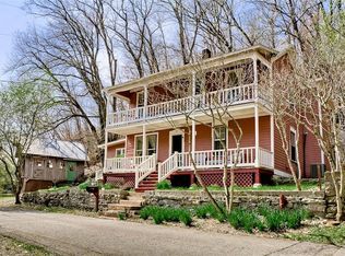 15 Douglas St, Eureka Springs, AR 72632