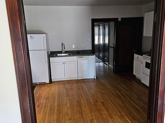 5th image of 3416 Indiana Ave #A