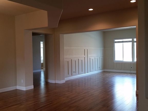 4th image of 706 Kearney St