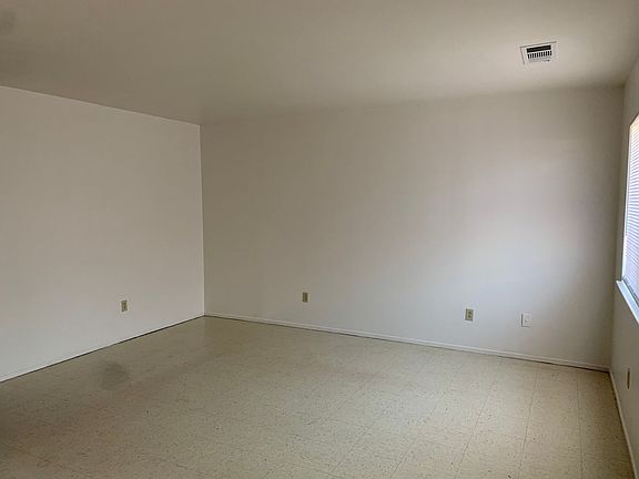 3rd image of 141 S B St APT B