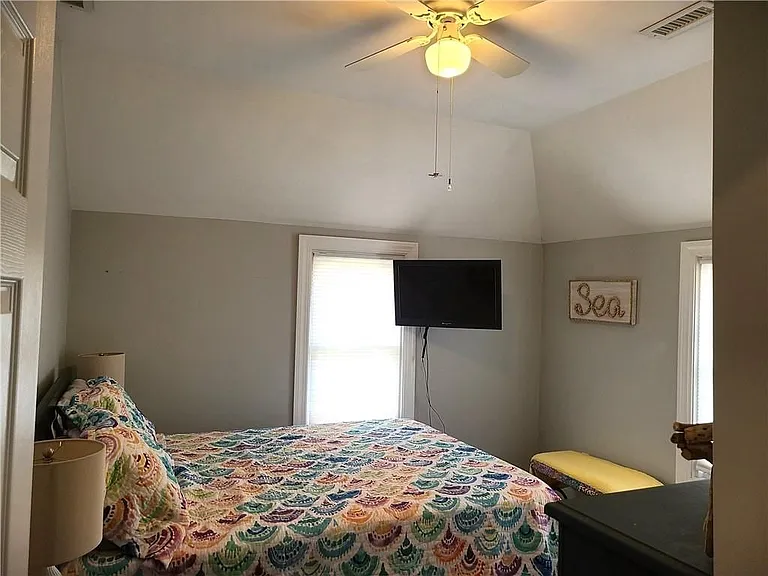 98 Alden Ave — Photo 15