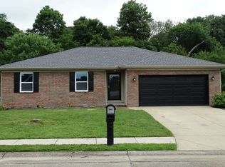 6122 Yosemite Dr, Newburgh, IN 47630