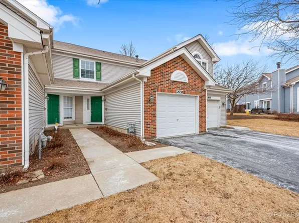 2032 Waverly Ln, Algonquin, IL 60102