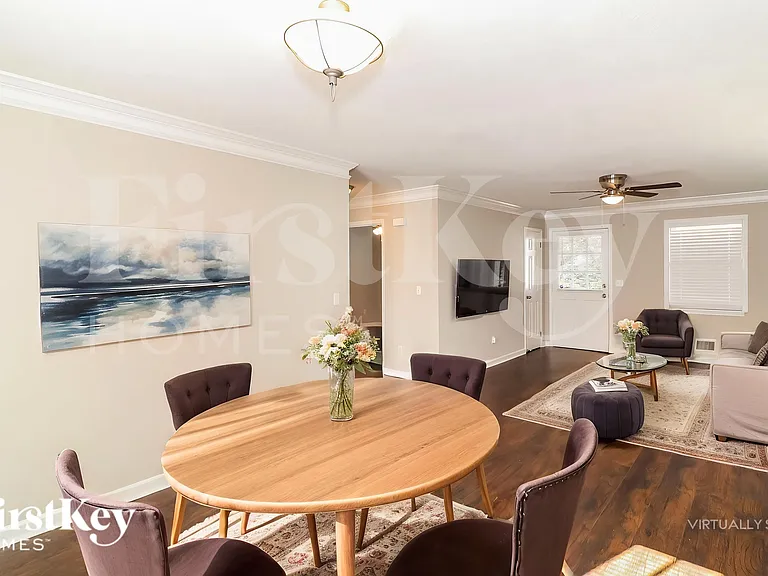 4565 Bonneville Dr — Photo 6