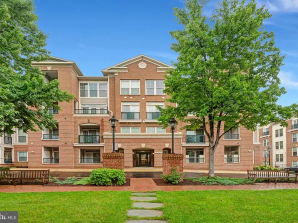 2901 Saintsbury Plz APT 404, Fairfax, VA 22031
