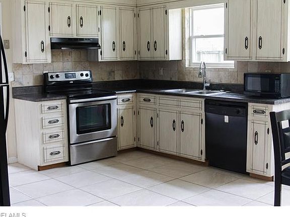 5th image of 7103 Balboa Dr