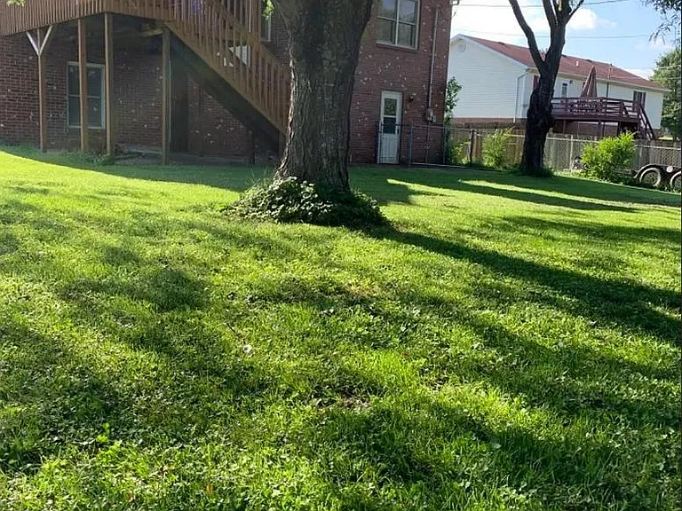 1033 Aderly Ln — Photo 17