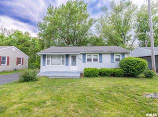 221 Oakdale Ave, Pekin, IL 61554
