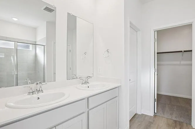 4917 Stockton Ln — Photo 10
