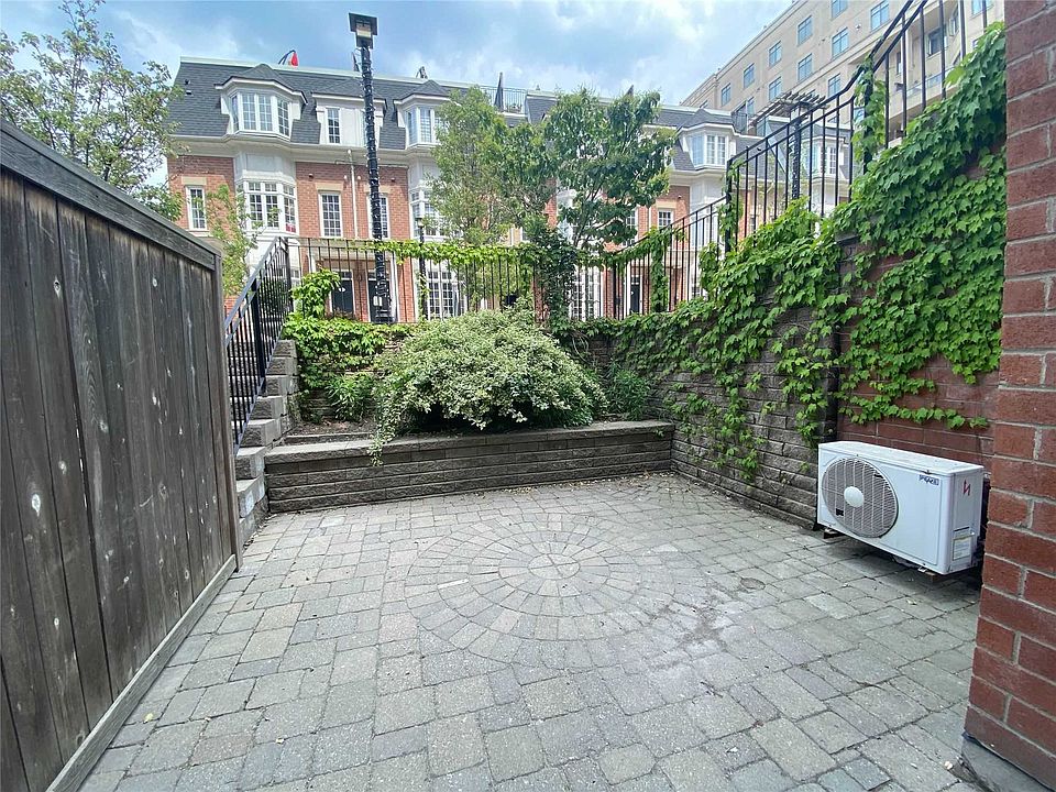 2nd image of 11 Niagara St #31