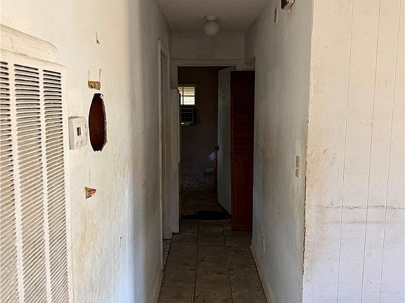 4th image of 1510 Cloverdale Drive